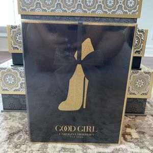 Carolina Herrera Good Girl Eau De Parfum Gift Set (SOLD)